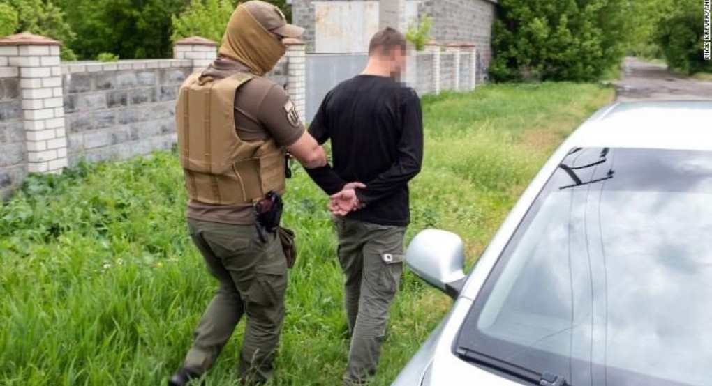 Οι Ουκρανοί συνέλαβαν φερόμενο κατάσκοπο εντός της ουκρανικής υπηρεσίας ασφαλείας Οι Ουκρανοί συνέλαβαν φερόμενο κατάσκοπο εντός της ουκρανικής υπηρεσίας ασφαλείας