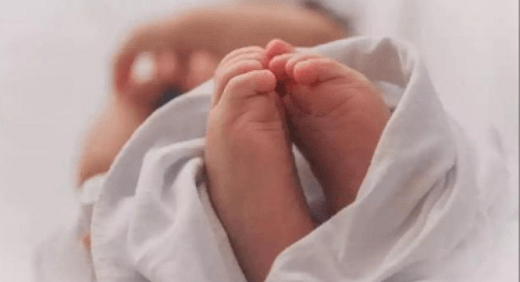 Επεισοδιακή γέννα στην Κρήτη: 22χρονη δεν ήξερε ότι κυοφορούσε δίδυμα