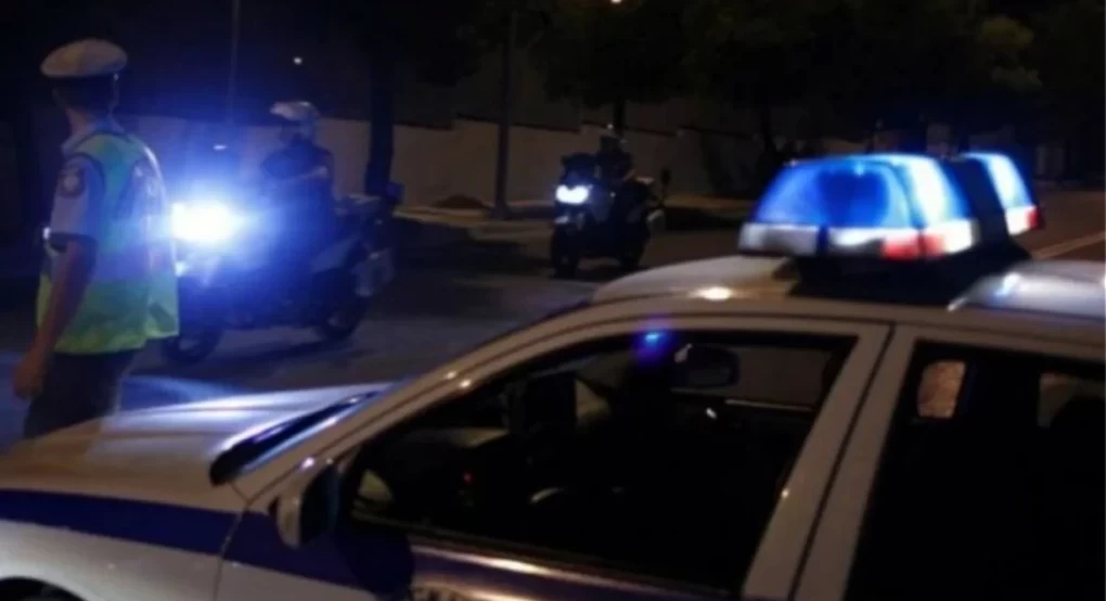 Επιτέθηκαν με βαριοπούλα και κοντάρι εναντίον αστυνομικών στη Βέροια