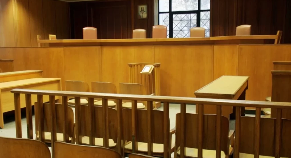 Φυλάκιση 7 μηνών σε 39χρονο που πυροβόλησε με καραμπίνα επίδοξο διαρρήκτη Φυλάκιση 7 μηνών σε 39χρονο που πυροβόλησε με καραμπίνα επίδοξο διαρρήκτη