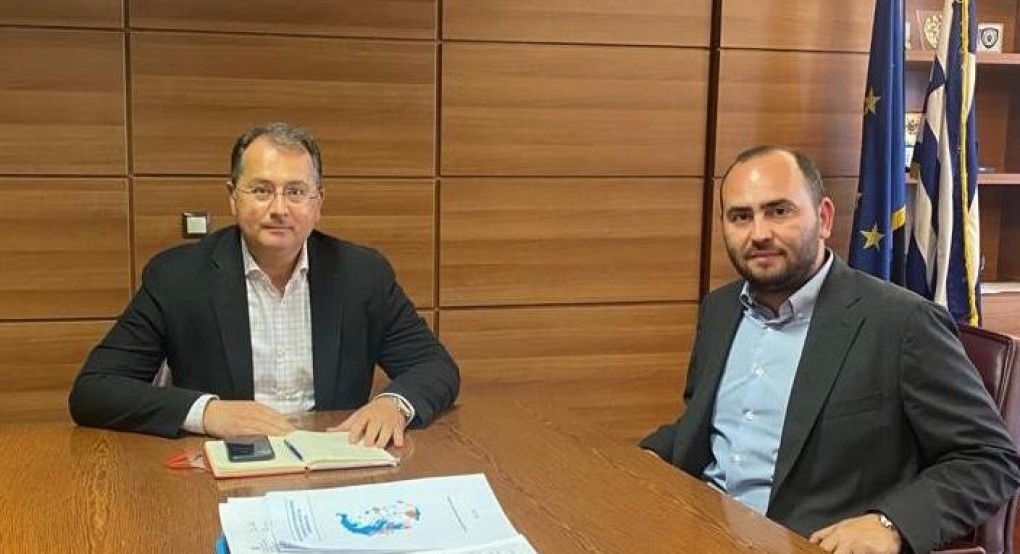 Επικοινωνία Λάκη Βασιλειάδη με τον Γιώργο Στύλιο για παράταση της προθεσμίας για τις προστατευτικές μπάρες στα τρακτέρ Επικοινωνία Λάκη Βασιλειάδη με τον Γιώργο Στύλιο για παράταση της προθεσμίας για τις προστατευτικές μπάρες στα τρακτέρ