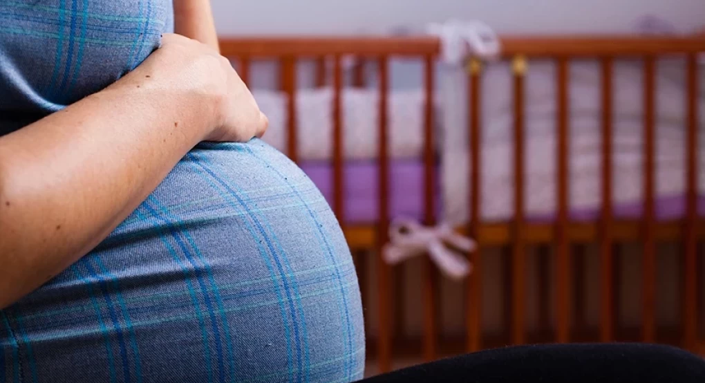 Άδεια μητρότητας: Άνοιξε η πλατφόρμα για την επέκταση από 6 σε 9 μήνες