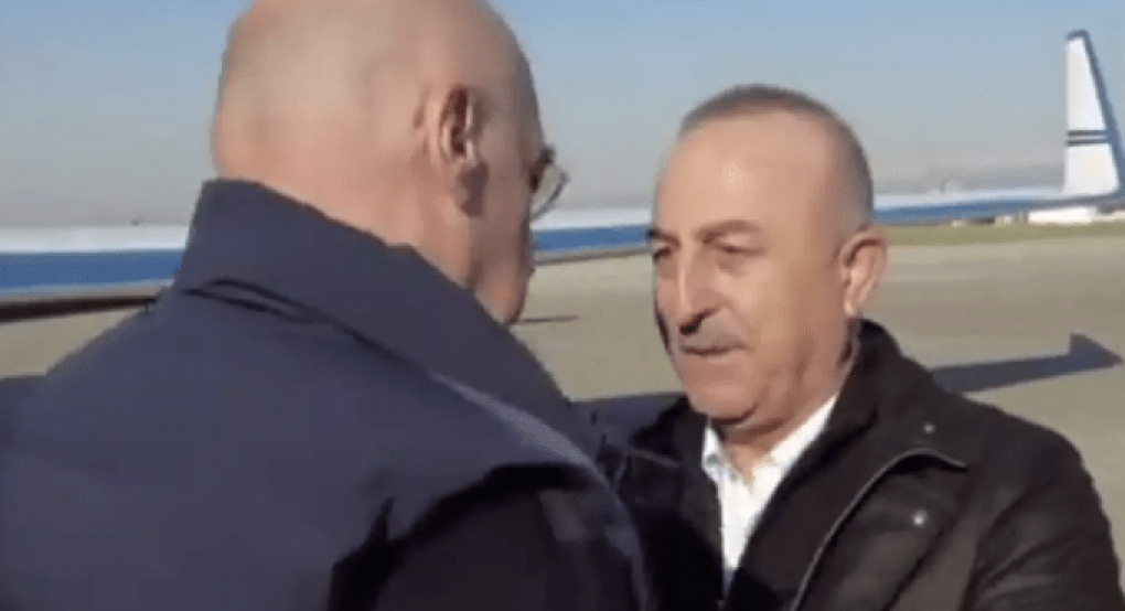 Δένδιας – Τσαβούσογλου: «Αυτό είναι υπέροχο» η αντίδραση του Αμερικανού πρέσβη στην αγκαλιά των δυο ΥΠΕΞ Δένδιας – Τσαβούσογλου: «Αυτό είναι υπέροχο» η αντίδραση του Αμερικανού πρέσβη στην αγκαλιά των δυο ΥΠΕΞ