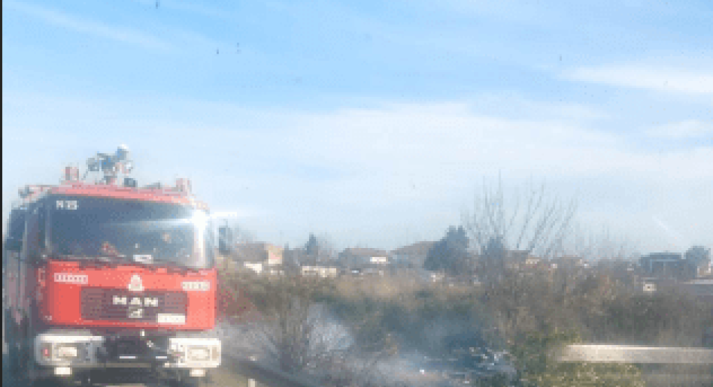 Φωτιά στα Γιαννιτσά: Μικρή εστία που έγινε... καπνός από την Π.Υ. Φωτιά στα Γιαννιτσά: Μικρή εστία που έγινε... καπνός από την Π.Υ.