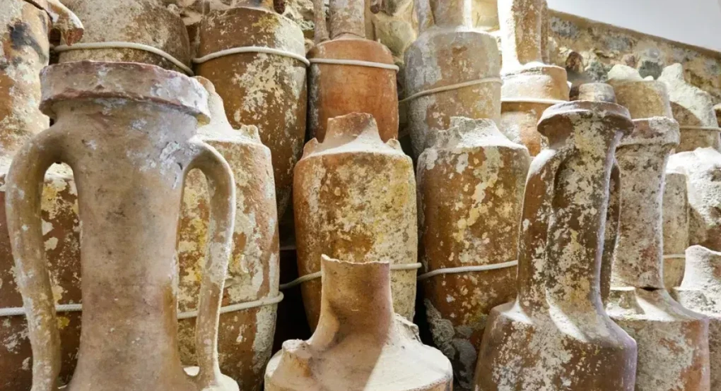Η Νέα Υόρκη επέστρεψε στην Ιταλία 14 λεηλατημένα έργα της αρχαιότητας