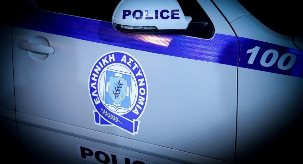 Θεσσαλονίκη: Απειλούσε με όπλο την ανιψιά για να παντρευτεί τον γιο του και ασελγούσε σε βάρος της Θεσσαλονίκη: Απειλούσε με όπλο την ανιψιά για να παντρευτεί τον γιο του και ασελγούσε σε βάρος της