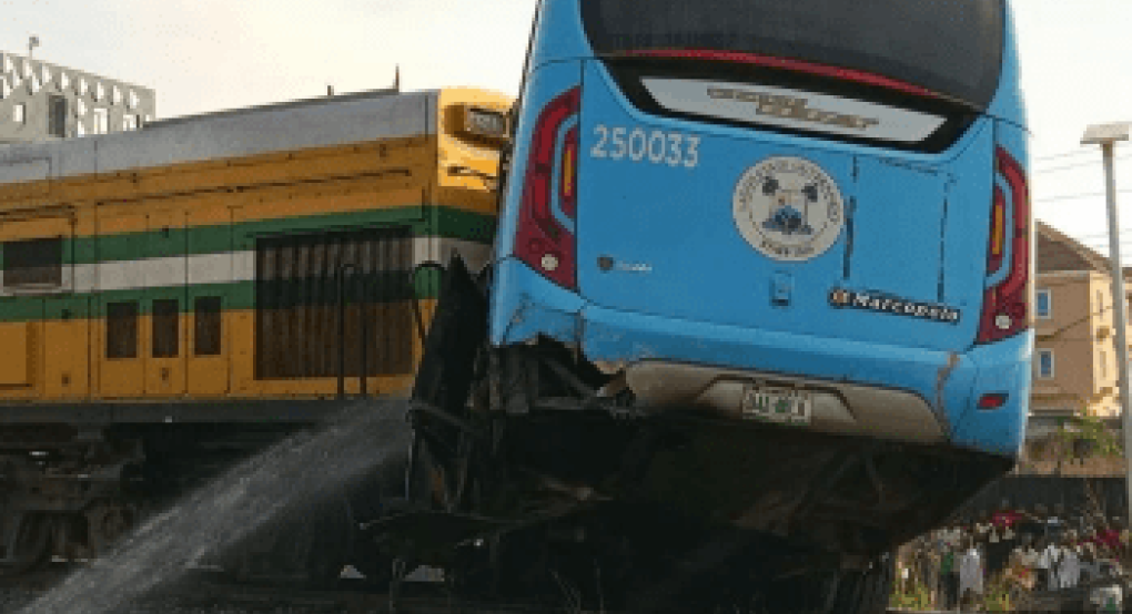 Νιγηρία: Λεωφορείο συγκρούστηκε με τρένο – Τουλάχιστον 6 νεκροί