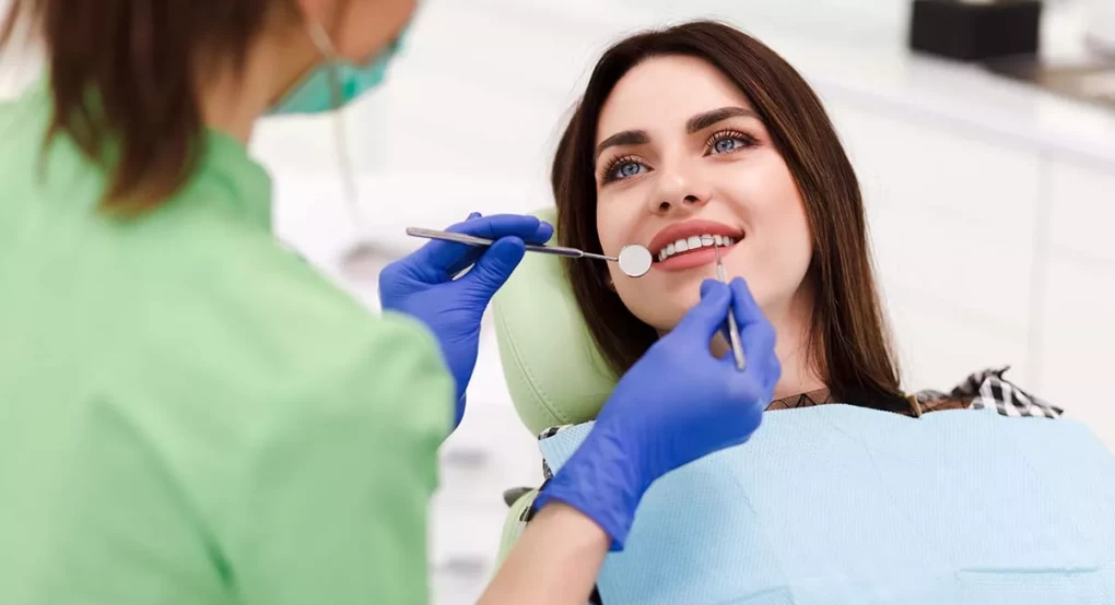 Δεν προσέχετε τα δόντια σας; Η επίσκεψη στον οδοντίατρο μπορεί να σας γλιτώσει από αυτή την αυτάνοση νόσο