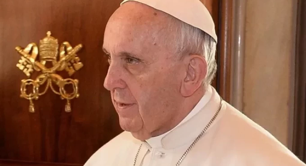 Ο πάπας Φραγκίσκος προσεύχεται για όσους έπληξε η σιδηροδρομική τραγωδία στα Τέμπη
