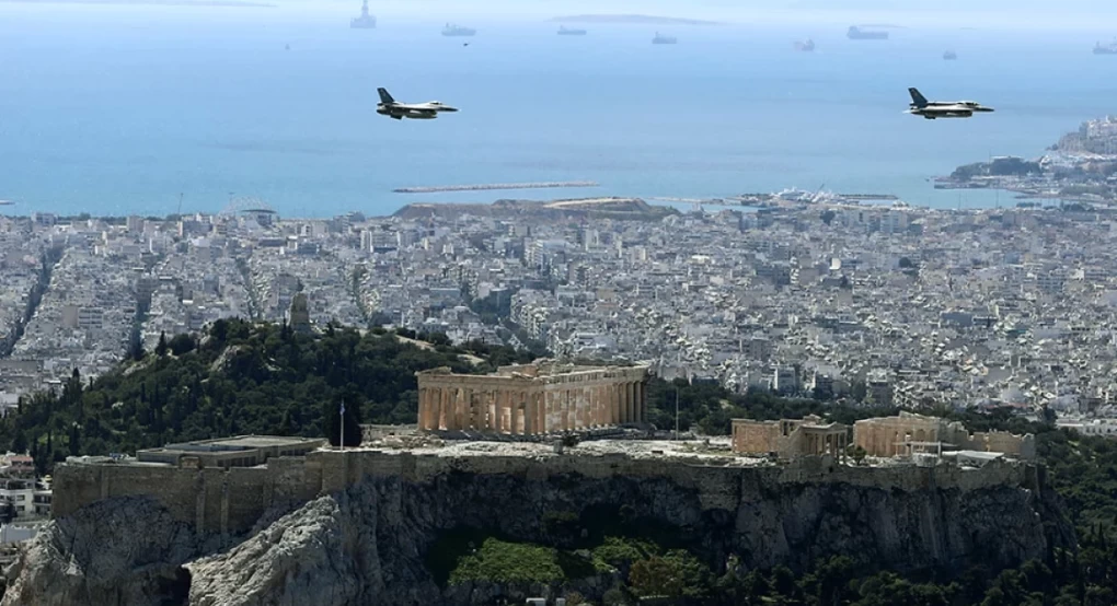 Δοκιμαστικές πτήσεις πάνω από την Αττική για την 25η Μαρτίου Δοκιμαστικές πτήσεις πάνω από την Αττική για την 25η Μαρτίου