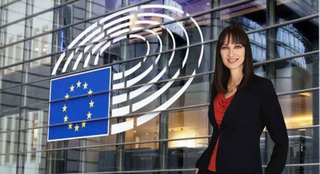 Σημαντική επιτυχία της Έλενας Κουντουρά η νέα δέσμη μέτρων της Κομισιόν για την οδική ασφάλεια Σημαντική επιτυχία της Έλενας Κουντουρά η νέα δέσμη μέτρων της Κομισιόν για την οδική ασφάλεια