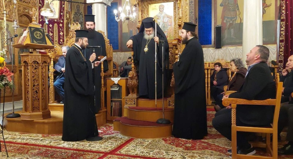 Το συγκινητικό αντίο του π. Βασιλείου προς το ποίμνιο του! Το συγκινητικό αντίο του π. Βασιλείου προς το ποίμνιο του!
