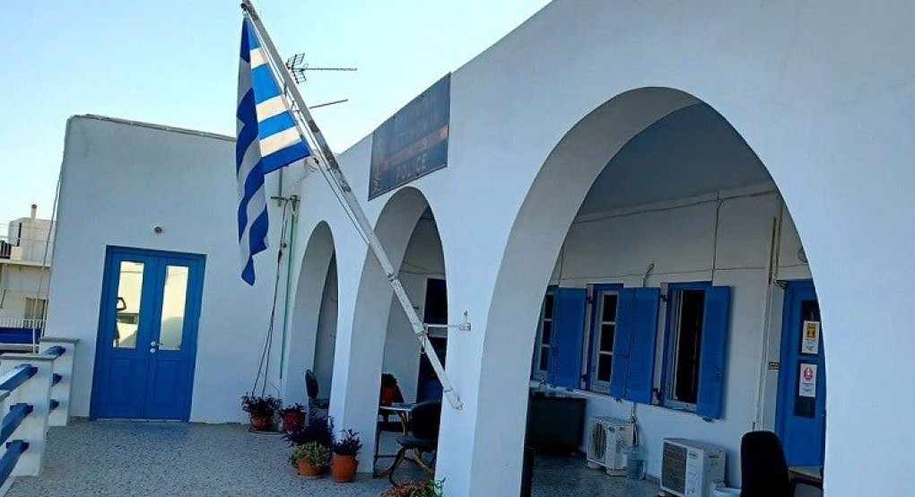 Πάρος: «Επιχείρηση» κάθαρσης στο Αστυνομικό Τμήμα – Σε διαθεσιμότητα αστυνομικός και έπεται συνέχεια… Πάρος: «Επιχείρηση» κάθαρσης στο Αστυνομικό Τμήμα – Σε διαθεσιμότητα αστυνομικός και έπεται συνέχεια…