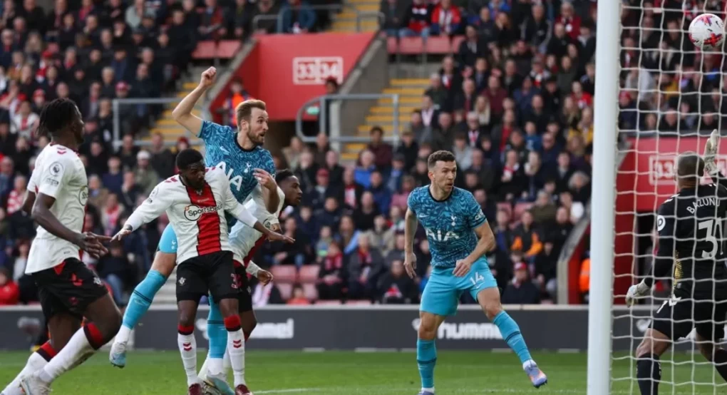 Premier League, Σαουθάμπτον - Τότεναμ 3-3: «Αυτοκτόνησαν» οι Σπερς Premier League, Σαουθάμπτον - Τότεναμ 3-3: «Αυτοκτόνησαν» οι Σπερς