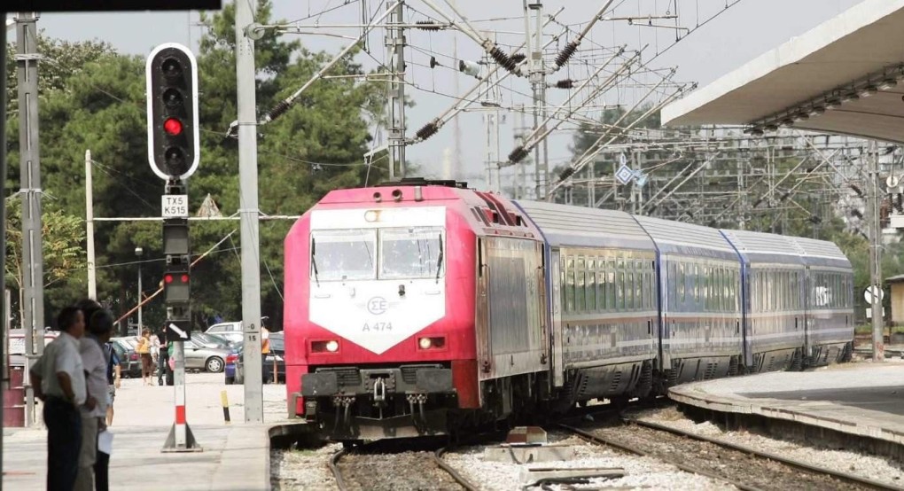 Σιδηρόδρομος: Το Intercity έμεινε από ρεύμα πριν τη Λάρισα