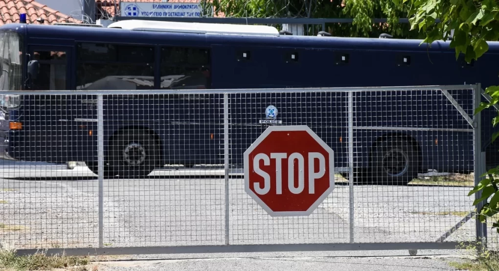 Σέρρες: Κρατούμενος βρέθηκε απαγχονισμένος στα κρατητήρια του Αστυνομικού Τμήματος Σιδηροκάστρου Σέρρες: Κρατούμενος βρέθηκε απαγχονισμένος στα κρατητήρια του Αστυνομικού Τμήματος Σιδηροκάστρου