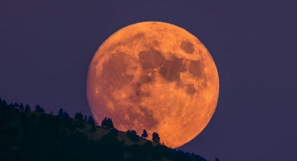 Απόψε τα μεσάνυχτα το πρώτο ολόγιομο φεγγάρι της άνοιξης