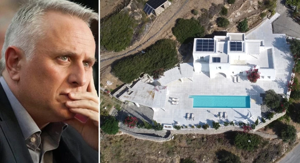 Ο Ραγκούσης έχτισε τη βίλα στην Πάρο με δάνειο για τρίτεκνους - «Το δικαιούνταν η σύζυγός μου» Ο Ραγκούσης έχτισε τη βίλα στην Πάρο με δάνειο για τρίτεκνους - «Το δικαιούνταν η σύζυγός μου»