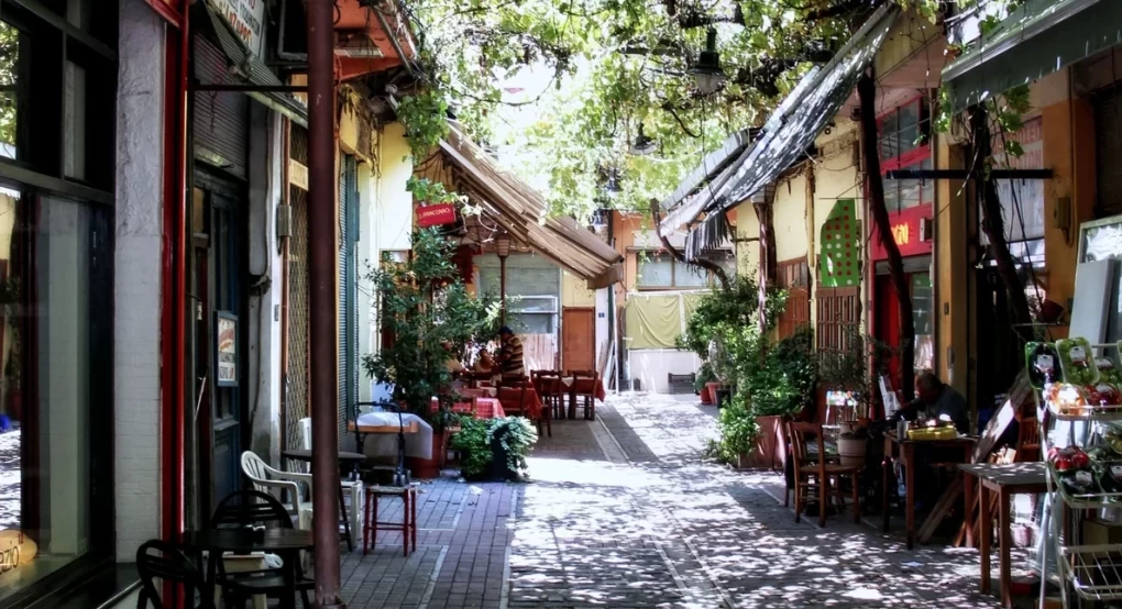 Θεσσαλονίκη: Κλείνουν καταστήματα, τα ανακαινίζουν και τα νοικιάζουν σαν σπίτια Θεσσαλονίκη: Κλείνουν καταστήματα, τα ανακαινίζουν και τα νοικιάζουν σαν σπίτια