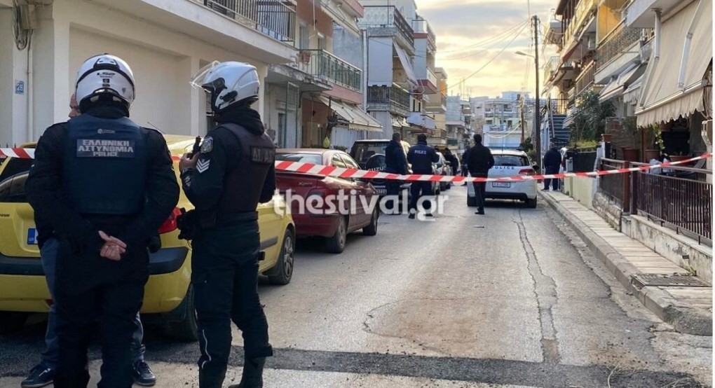 Συναγερμός για ύποπτη βαλίτσα -Βρέθηκε ομοίωμα βόμβας στη Θεσσαλονίκη Συναγερμός για ύποπτη βαλίτσα -Βρέθηκε ομοίωμα βόμβας στη Θεσσαλονίκη