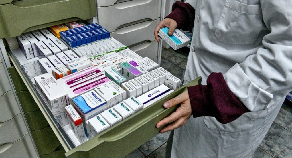 Φάρμακα με το σταγονόμετρο - Ψάχνουν σκευάσματα για νοσηλευoμένους στα νοσοκομεία