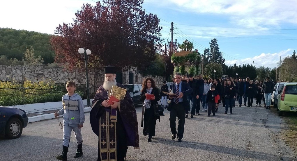 Η περιφορά του Επιταφίου στη Νέα Ζωή