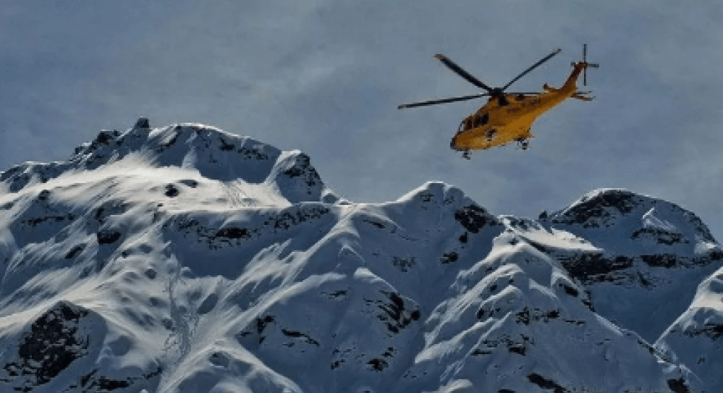 Χιονοστιβάδα παρέσυρε ομάδα ορειβατών στις ιταλικές Άλπεις