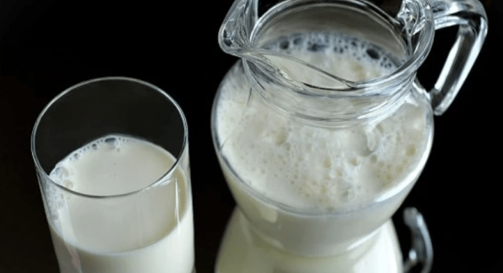 Ανθεκτικό το 1,70 ευρώ στο πρόβειο γάλα, ψαλίδισμα σε μεμονωμένους παραγωγούς