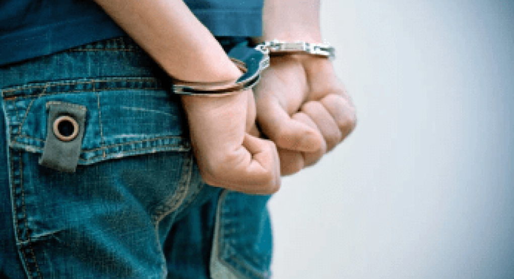 Συνελήφθησαν τρείς ανήλικοι για ληστεία συνομήλικων τους στην Κηφισιά