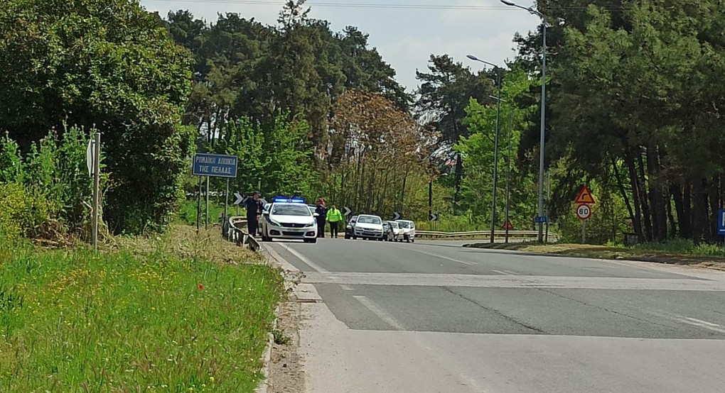 Νέα Πέλλα: Τροχαίο ατύχημα με τρία αυτοκίνητα Νέα Πέλλα: Τροχαίο ατύχημα με τρία αυτοκίνητα