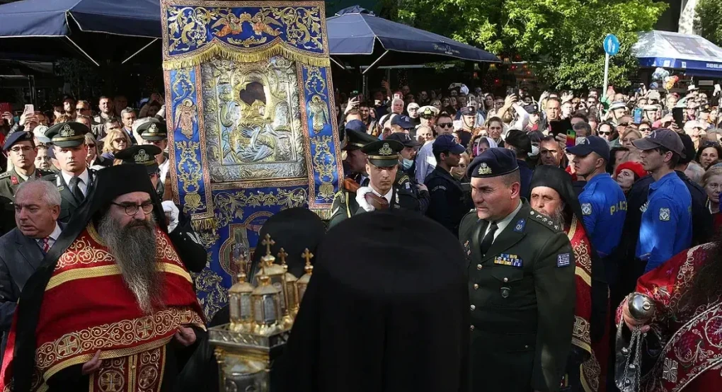 Άξιον Εστί: Η ιστορία της εικόνας που έφτασε από το «περιβόλι της Παναγίας» στην Αθήνα