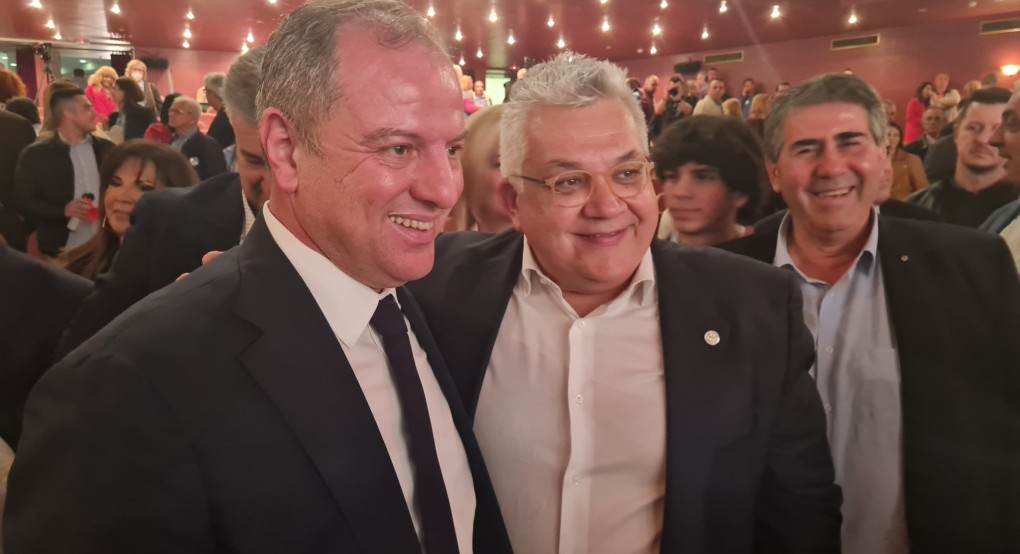 Ο Νίκος Παπαϊωάννου παρουσίασε τον Διονύση Σταμενίτη Ο Νίκος Παπαϊωάννου παρουσίασε τον Διονύση Σταμενίτη