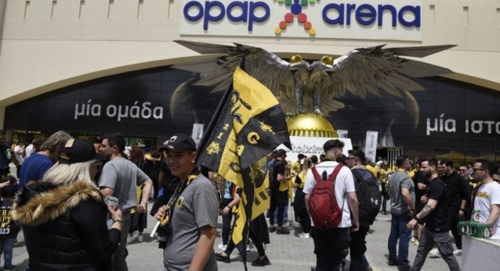 ΑΕΚ: Χαμός στην OPAP Arena, χιλιάδες κόσμου έξω από το γήπεδο φωνάζοντας συνθήματα (pics) ΑΕΚ: Χαμός στην OPAP Arena, χιλιάδες κόσμου έξω από το γήπεδο φωνάζοντας συνθήματα (pics)