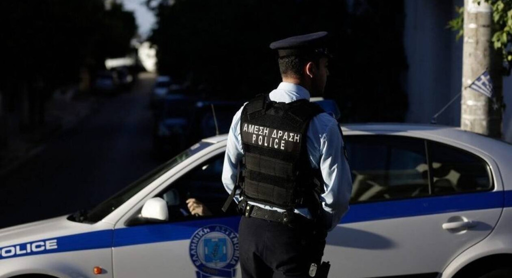 Άγιος Παντελεήμονας: 42χρονος βίασε 17χρονη και την τράβηξε φωτογραφίες Άγιος Παντελεήμονας: 42χρονος βίασε 17χρονη και την τράβηξε φωτογραφίες