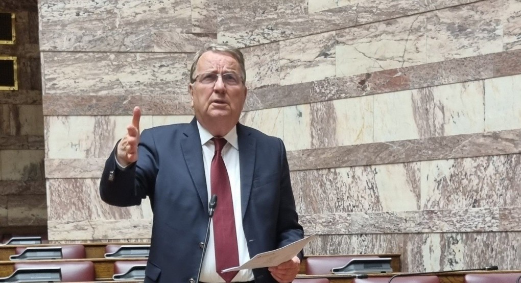 Τροπολογία Καρασμάνη για μετεγγραφές φοιτητών τρίτεκνων και πολύτεκνων οικογενειών Τροπολογία Καρασμάνη για μετεγγραφές φοιτητών τρίτεκνων και πολύτεκνων οικογενειών
