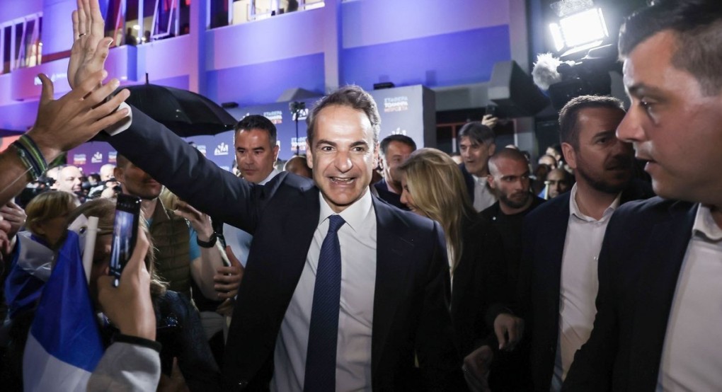 Σαρωτική νίκη ΝΔ-Μητσοτάκη, «σαφές μήνυμα αυτοδυναμίας»: Δεν θα κρατήσει τη διερευνητική, εκλογές στις 25 Ιουνίου Σαρωτική νίκη ΝΔ-Μητσοτάκη, «σαφές μήνυμα αυτοδυναμίας»: Δεν θα κρατήσει τη διερευνητική, εκλογές στις 25 Ιουνίου