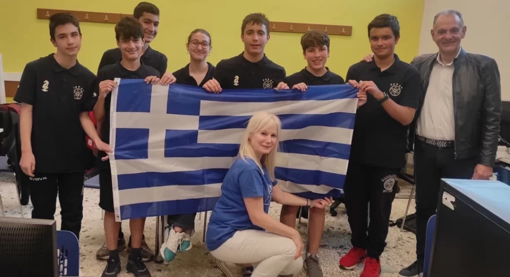 Πρωτιά στο σκάκι για Έλληνες μαθητές -Πώς «εξουδετέρωσαν» παίκτες από 87 σχολεία σε όλο τον κόσμο Πρωτιά στο σκάκι για Έλληνες μαθητές -Πώς «εξουδετέρωσαν» παίκτες από 87 σχολεία σε όλο τον κόσμο