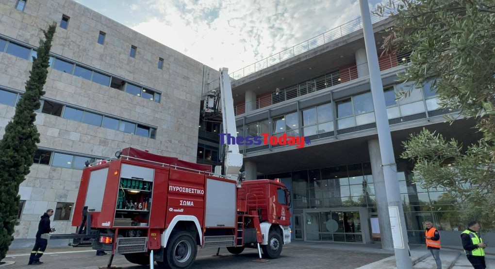 «Σεισμός» στο δημαρχείο Θεσσαλονίκης – Εντυπωσιακή άσκηση ετοιμότητας «Σεισμός» στο δημαρχείο Θεσσαλονίκης – Εντυπωσιακή άσκηση ετοιμότητας