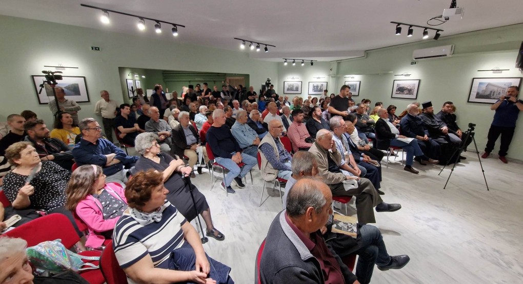 Βιβλιοπαρουσίαση Γιαννιτσά: Μεγάλη ανταπόκριση και ενδιαφέρον στην εκδήλωση του Αλέξη Στεφανίδη (φώτος) Βιβλιοπαρουσίαση Γιαννιτσά: Μεγάλη ανταπόκριση και ενδιαφέρον στην εκδήλωση του Αλέξη Στεφανίδη (φώτος)