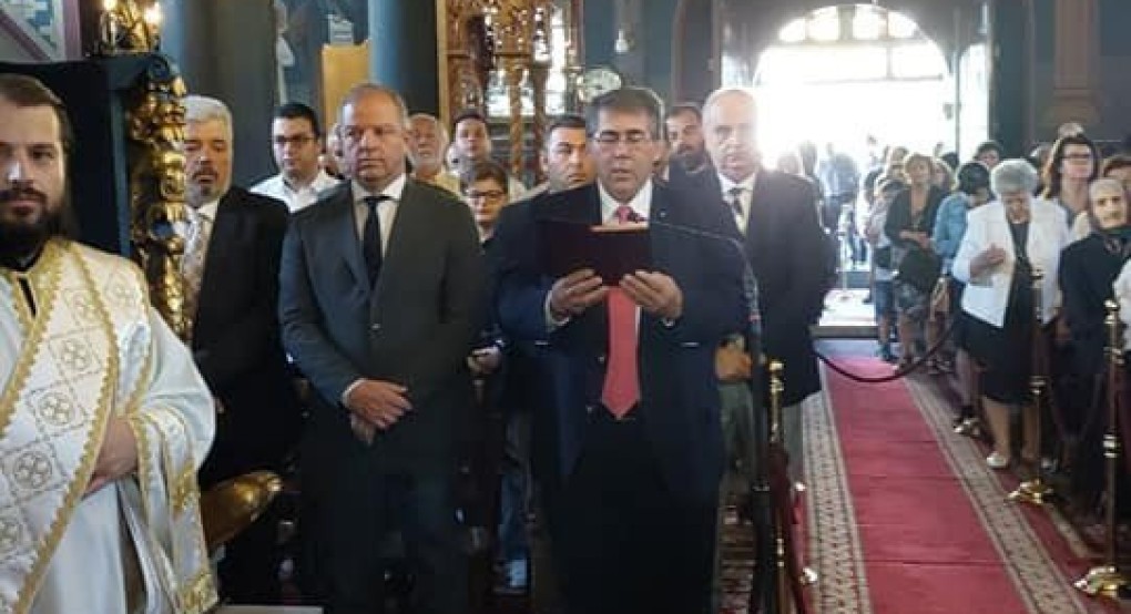Τζαμτζής: Και του χρόνου να είμαστε καλά και να έχουμε καλή Φώτιση. Χρόνια πολλά. Τζαμτζής: Και του χρόνου να είμαστε καλά και να έχουμε καλή Φώτιση. Χρόνια πολλά.