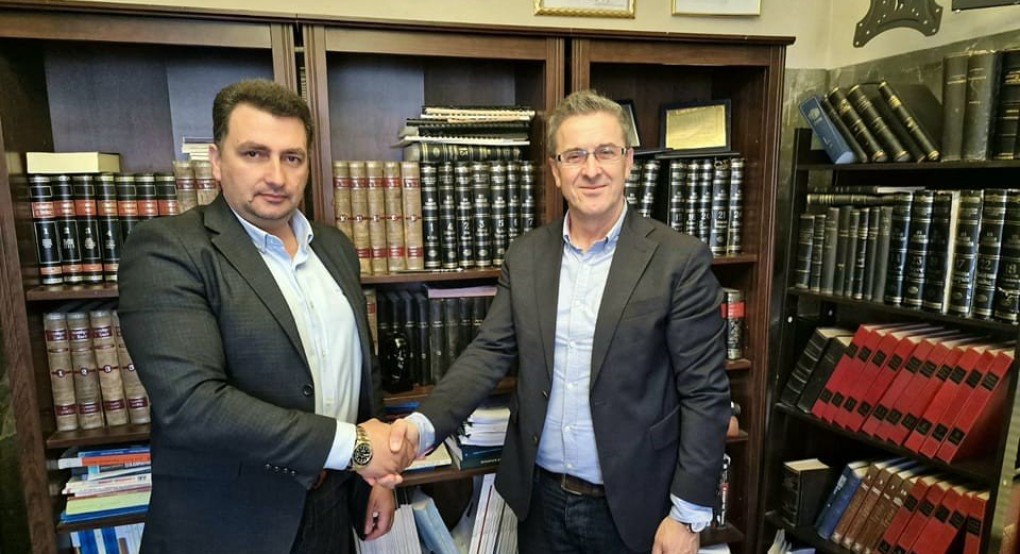 Ο Dr. Δημήτριος Γ. Κίμογλου με τον Δημήτρη Μπίνο Ο Dr. Δημήτριος Γ. Κίμογλου με τον Δημήτρη Μπίνο