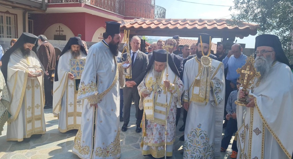 Λαμπρά πανήγυρις στην Αγία Τριάδα Έδεσσας Λαμπρά πανήγυρις στην Αγία Τριάδα Έδεσσας