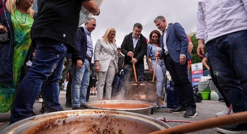 Ο Τζιτζικώστας στη μεγάλη γιορτή για τα 94 χρόνια λειτουργίας των λαϊκών αγορών Ο Τζιτζικώστας στη μεγάλη γιορτή για τα 94 χρόνια λειτουργίας των λαϊκών αγορών