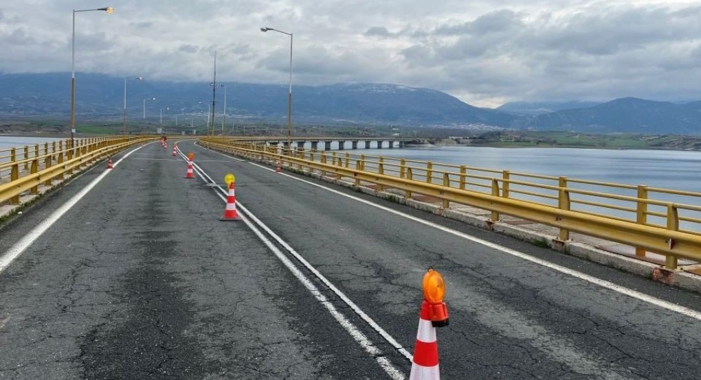 «Γέφυρα Σερβίων»: Κίνδυνος για τις εξαγωγές εάν δεν ανάψει «πράσινο φως» για τα βαρέα οχήματα