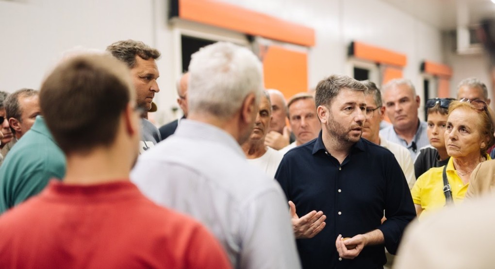 Νίκος Ανδρουλάκης: «Το ΠΑΣΟΚ, με το πρόγραμμά του, είναι δίπλα στον αγρότη» Νίκος Ανδρουλάκης: «Το ΠΑΣΟΚ, με το πρόγραμμά του, είναι δίπλα στον αγρότη»