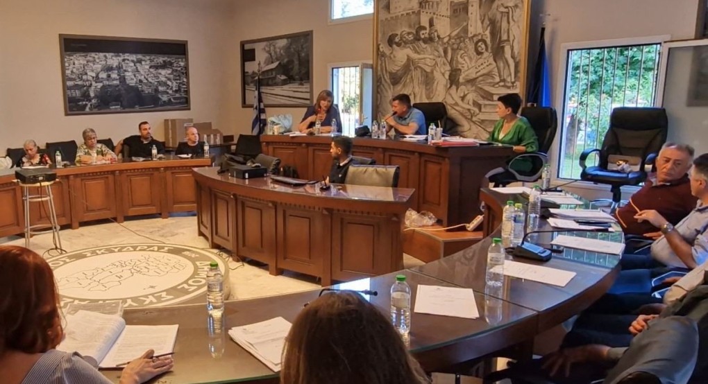 Ποιοι ονειρεύονταν και ποιοι ήλπιζαν να χαρίσουν τα χρήματα στην υπόθεση του λατομείου Μανδάλου;