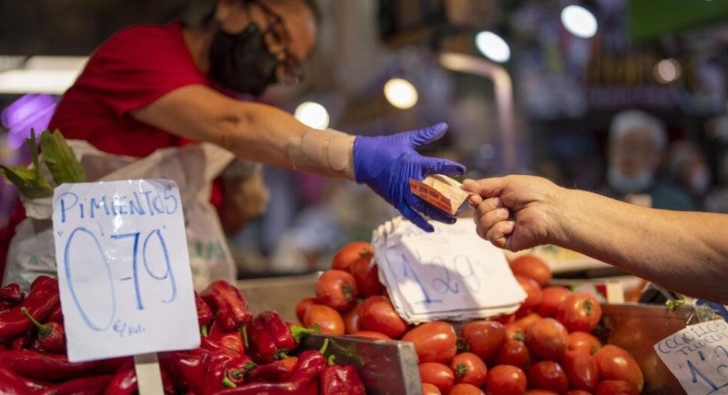 Παράταση εξαμήνου στην κατάργηση του ΦΠΑ σε βασικά αγαθά στην Ισπανία