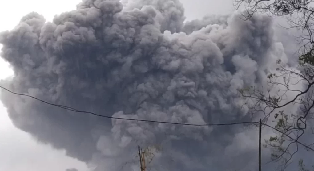 «Στο χείλος της έκρηξης» το πιο επικίνδυνο ηφαίστειο της Ευρώπης -Μπορεί να προκαλέσει «παγκόσμιο χειμώνα»
