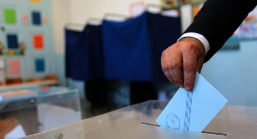 Δημοσκόπηση: Μέχρι 43,5% η ΝΔ – Αυτοδυναμία με 162 έδρες σε επτακομματική Βουλή