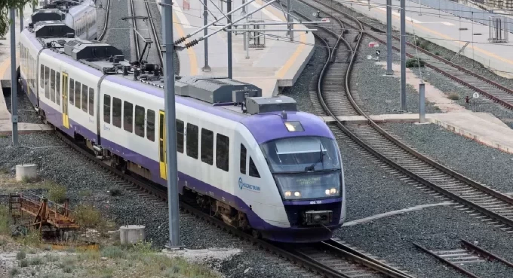 Τρένο από Θεσσαλονίκη προς Αθήνα ακινητοποιήθηκε σε σήραγγα